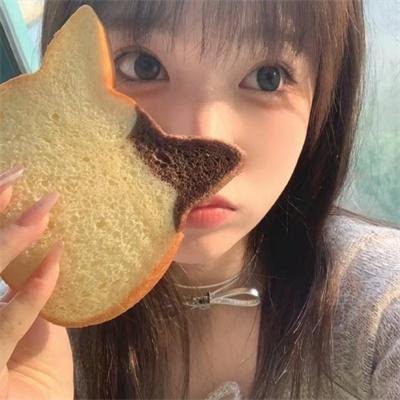 这个警察不太冷